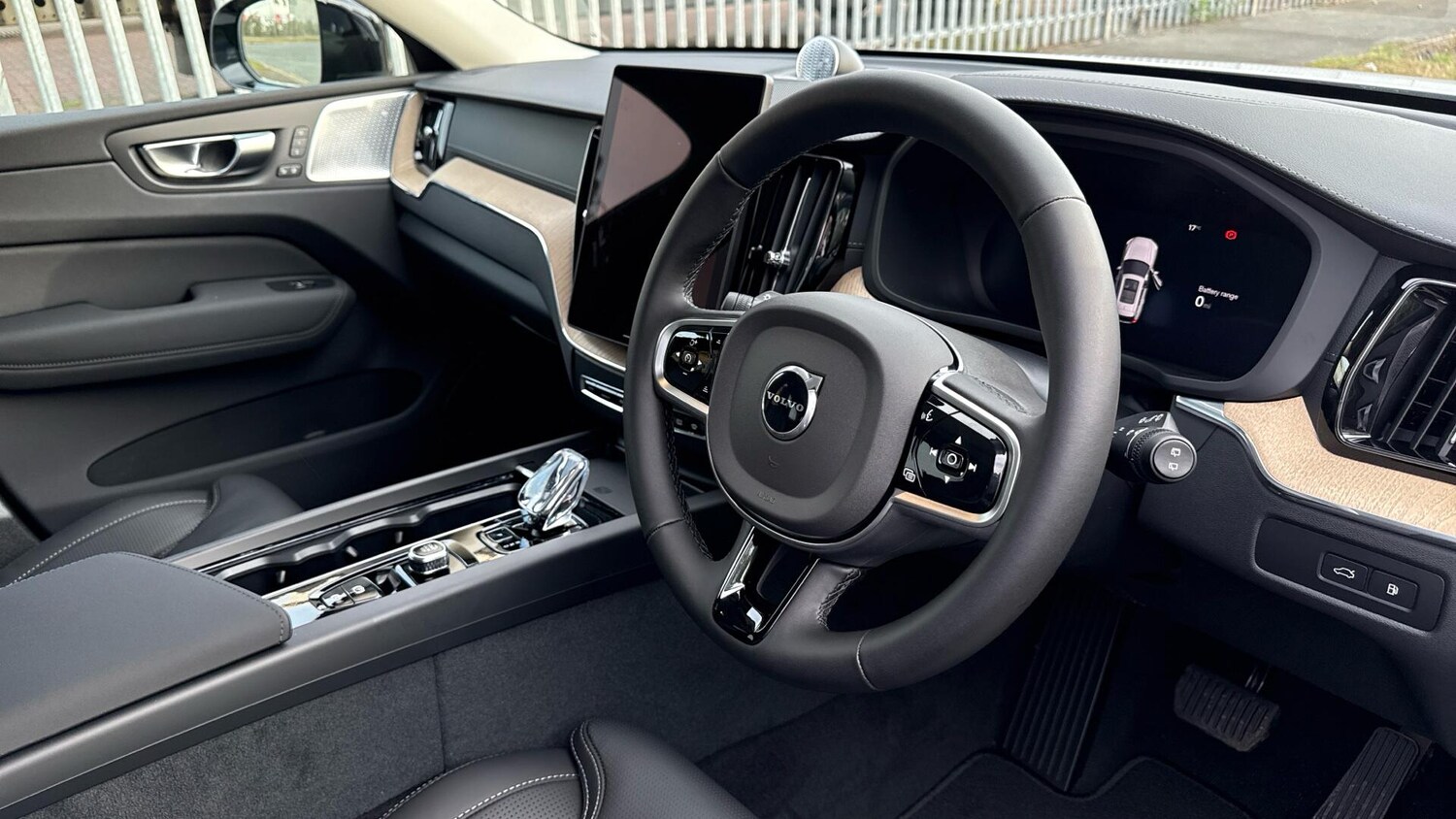 Used Volvo XC60 2025 for sale - 76247001: Photo 4