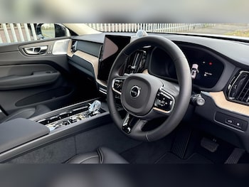 Used Volvo XC60 2025 for sale - 76247001: Photo 4