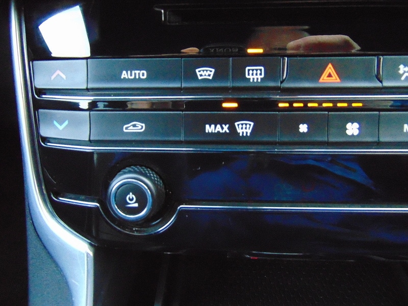 Used Jaguar XF 2017 for sale - 77042443: Photo 28