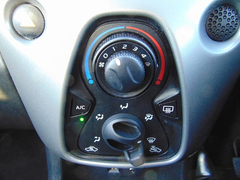 Used Toyota AYGO 2017 for sale - 77042392: Photo 31