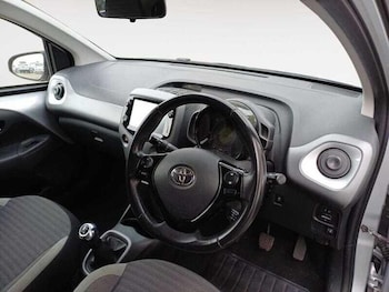 Used Toyota AYGO 2019 for sale - 76137807: Photo 3