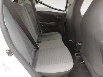 Used Toyota AYGO 2019 for sale - 76137807: Photo 4