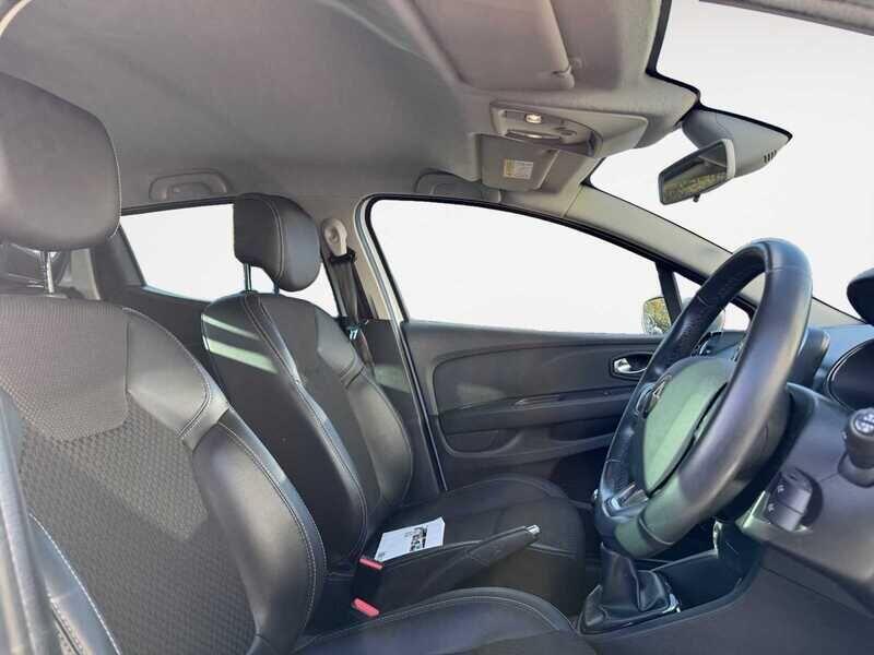 Used Renault Clio 2019 for sale - 76360429: Photo 4