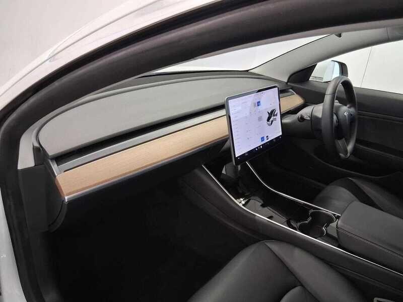 Used Tesla Model 3 2020 for sale - 76136520: Photo 13