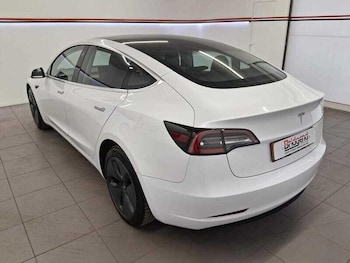 Used Tesla Model 3 2020 for sale - 76136520: Photo 4