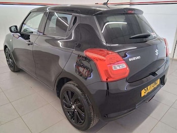 Used Suzuki Swift 2021 for sale - 79309679: Photo