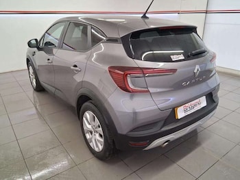 Used Renault Captur 2021 for sale - 79309791: Photo