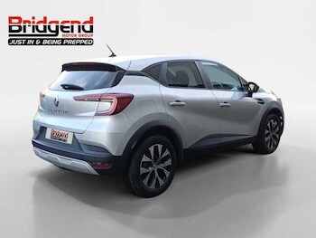 Used Renault Captur 2022 for sale - 77298540: Photo