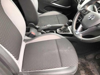Used Vauxhall Crossland X 2019 for sale - 76137310: Photo 2
