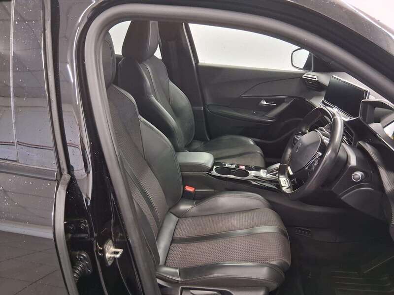 Used Peugeot E-2008 2021 for sale - 77234582: Photo 11