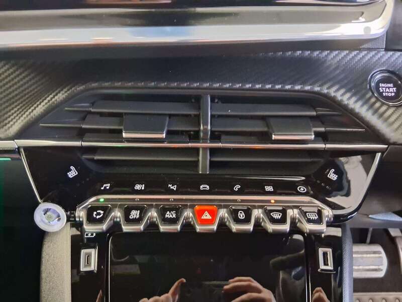 Used Peugeot E-2008 2021 for sale - 77234582: Photo 21