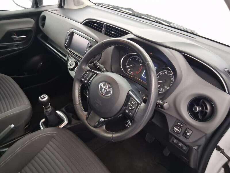 Used Toyota Yaris 2019 for sale - 76137315: Photo 10