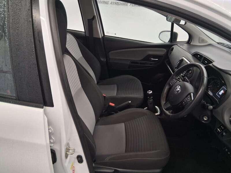 Used Toyota Yaris 2019 for sale - 76137315: Photo 11