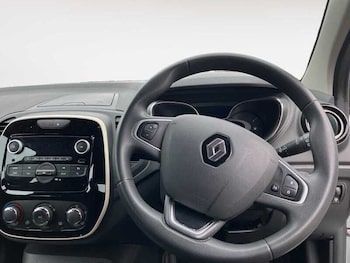 Used Renault Captur 2019 for sale - 78165009: Photo