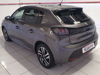 Used Peugeot 208 2022 for sale - 77050619: Photo