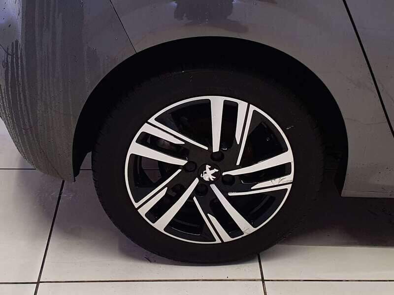 Used Peugeot 208 2022 for sale - 77050619: Photo 8