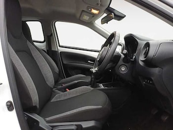 Used Toyota AYGO 2023 for sale - 78669393: Photo