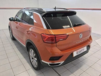Used Volkswagen T-Roc 2020 for sale - 77050545: Photo