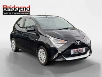 (69) - 1.0 VVT-i x-play Hatchback 5dr