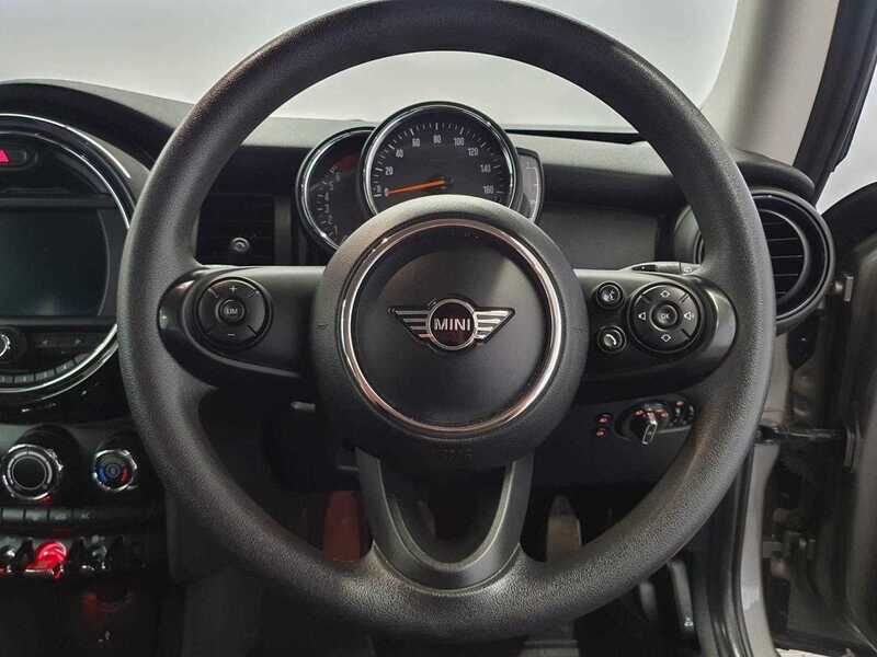 Used MINI Hatch 2019 for sale - 78040461: Photo 11