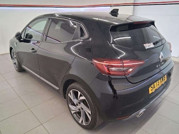 Used Renault Clio 2023 for sale - 79309466: Photo