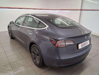 Used Tesla Model 3 2019 for sale - 76138393: Photo 4