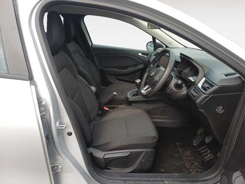 Used Renault Clio 2023 for sale - 76918580: Photo 2