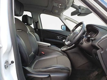 Used Renault Grand Scenic 2019 for sale - 77223234: Photo