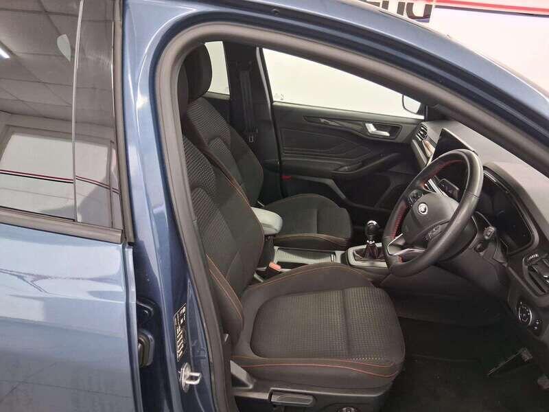 Used Ford Focus 2023 for sale - 76337504: Photo 11