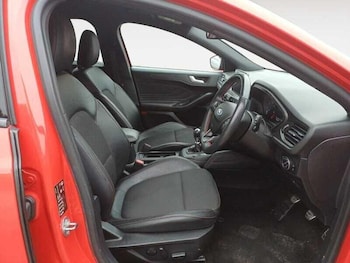 Used Ford Focus 2019 for sale - 76295949: Photo 3