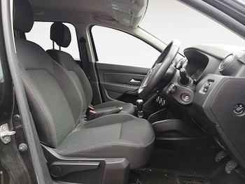 Used Dacia Duster 2021 for sale - 77963755: Photo