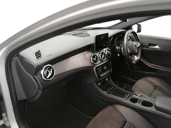 Used Mercedes-Benz GLA 2019 for sale - 76137160: Photo 12