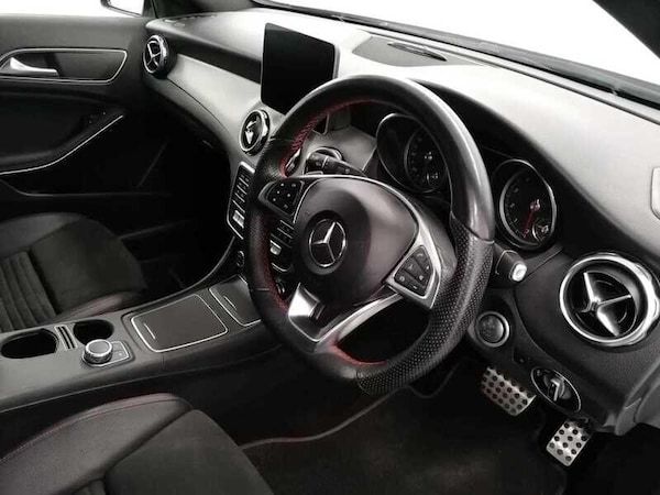 Used Mercedes-Benz GLA 2019 for sale - 76137160: Photo 9