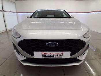 Used Ford Focus 2023 for sale - 76175196: Photo 2