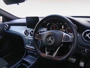 Used Mercedes-Benz GLA 2019 for sale - 77831938: Photo