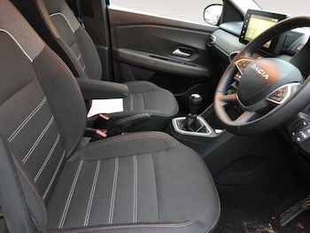 Used Dacia Sandero Stepway 2023 for sale - 76549575: Photo