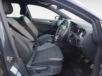 Used Volkswagen Golf 2019 for sale - 76398078: Photo