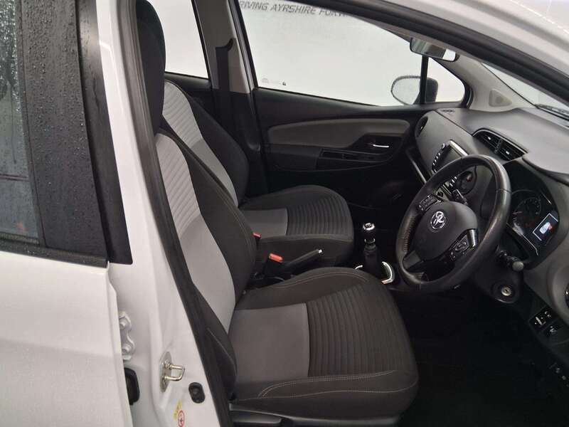 Used Toyota Yaris 2019 for sale - 77050578: Photo 11