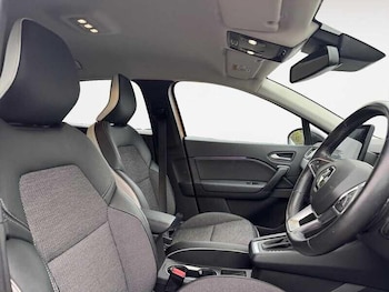 Used Renault Captur 2020 for sale - 76246733: Photo 2