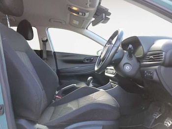 Used Hyundai BAYON 2024 for sale - 79478731: Photo