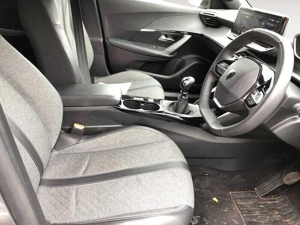 Used Peugeot 2008 2023 for sale - 76136411: Photo 4