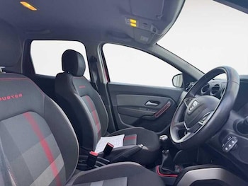 Used Dacia Duster 2019 for sale - 76359996: Photo