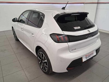 Used Peugeot 208 2020 for sale - 76135876: Photo 4
