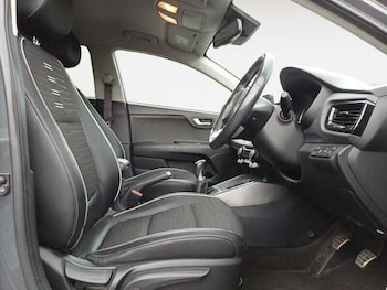 Used Kia Stonic 2023 for sale - 79515304: Photo