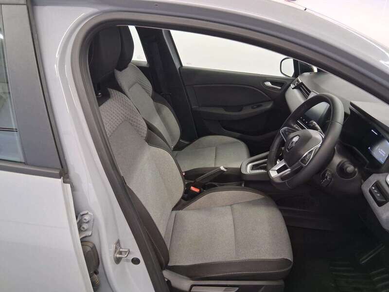 Used Renault Clio 2024 for sale - 77050560: Photo 11
