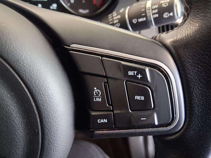 Used Jaguar E-Pace 2020 for sale - 77814621: Photo 21