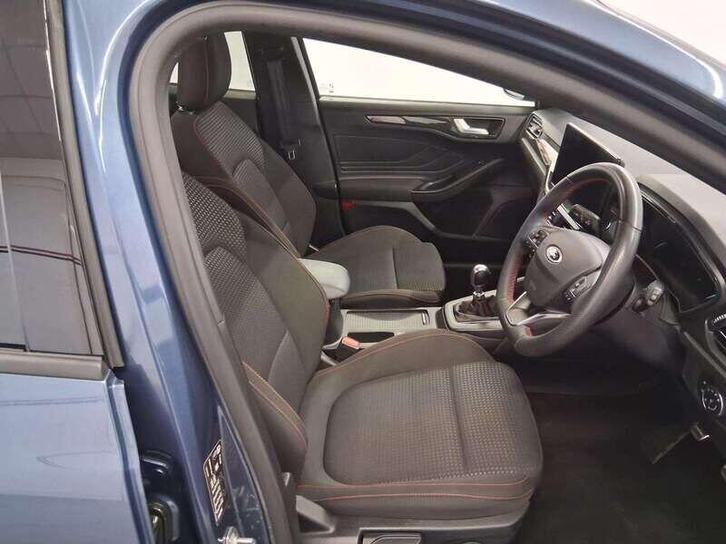 Used Ford Focus 2023 for sale - 76152689: Photo 11