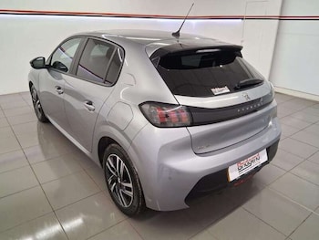 Used Peugeot 208 2023 for sale - 78066609: Photo