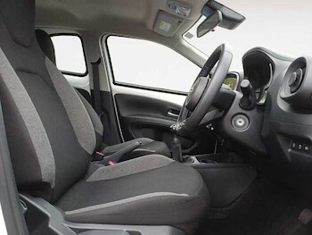 Used Toyota AYGO 2023 for sale - 78369695: Photo