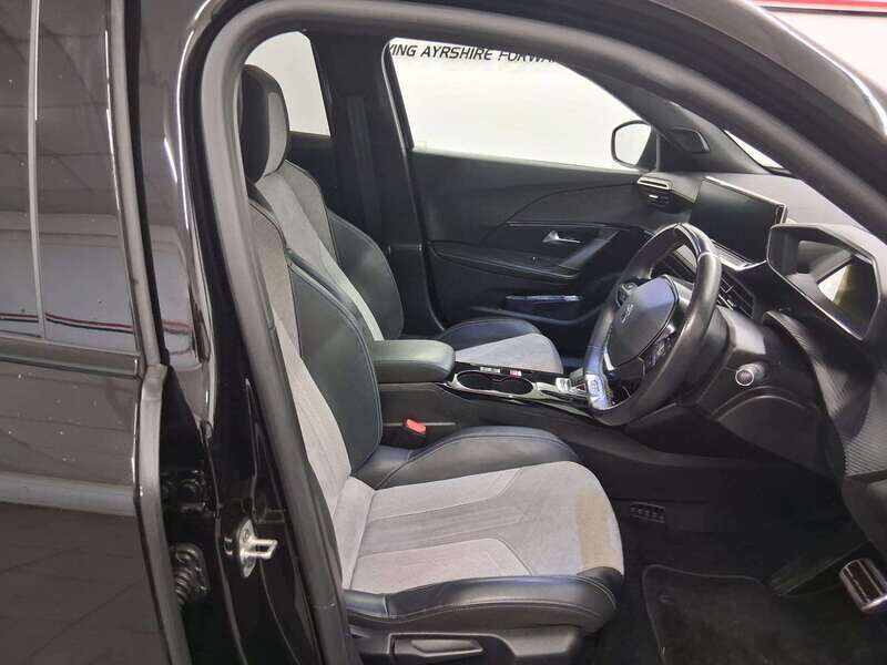 Used Peugeot E-2008 2021 for sale - 77050534: Photo 11